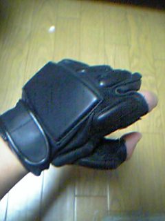 �o�C�N�p�̃O���[�u�B�̂͂��Ȃ舤�p���Ă܂����B�~���^���[�V���b�v�ɂčw���B